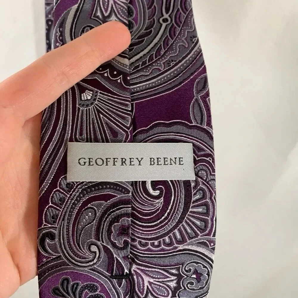 Geoffrey Beene Tie Purple Paisley Print 60" Long 3.5" Wide Dress Office - Picture 3 of 5